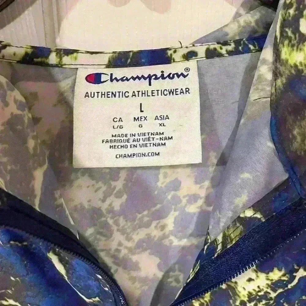 Champion packable pullover Adult size L - Picture 2 of 5